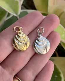 Hoju Pendant